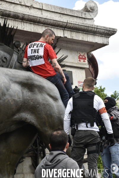 Action Boucherie Abolition, des militants animalists dénoncent l exploitation des animaux. Animals rights.