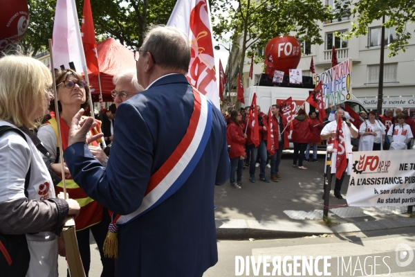 Greve nationale des hopitaux  il y a urgence , rassemblement pour la défense de l hopital public.