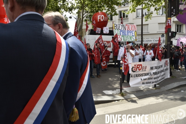 Greve nationale des hopitaux  il y a urgence , rassemblement pour la défense de l hopital public.