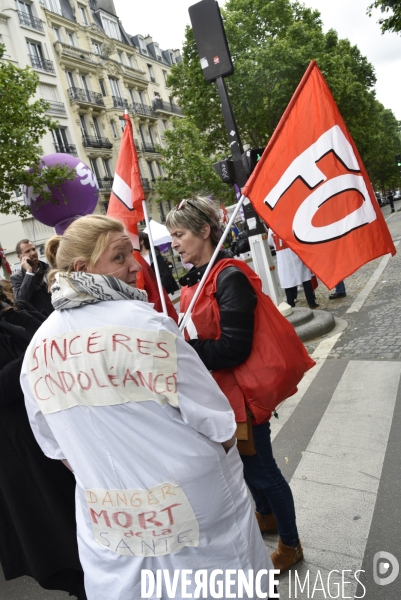 Greve nationale des hopitaux  il y a urgence , rassemblement pour la défense de l hopital public.