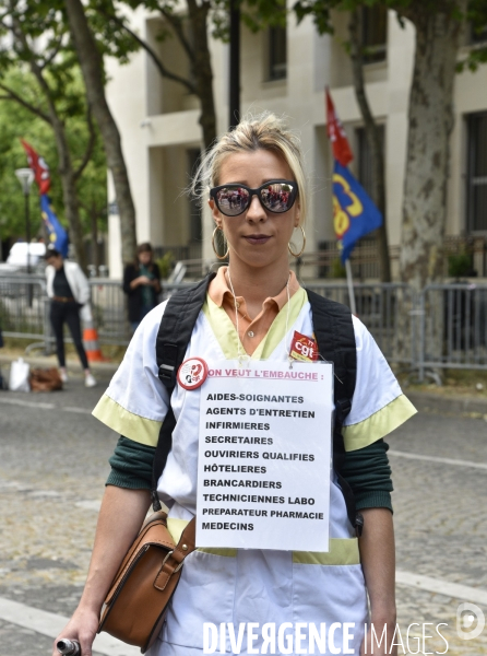 Greve nationale des hopitaux  il y a urgence , rassemblement pour la défense de l hopital public.