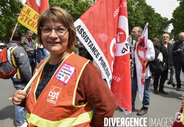 Greve nationale des hopitaux  il y a urgence , rassemblement pour la défense de l hopital public.