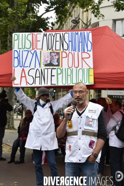 Greve nationale des hopitaux  il y a urgence , rassemblement pour la défense de l hopital public.