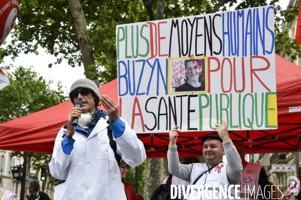 Greve nationale des hopitaux  il y a urgence , rassemblement pour la défense de l hopital public.