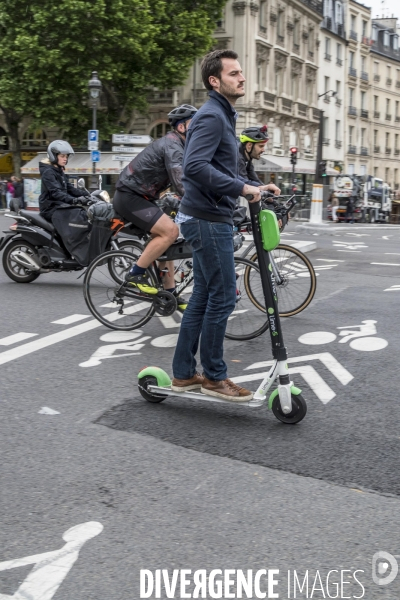 Trottinettes à Paris