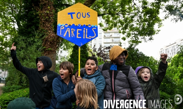 Ecole Julien Lacroix. Manifestation pour sauver la planète.