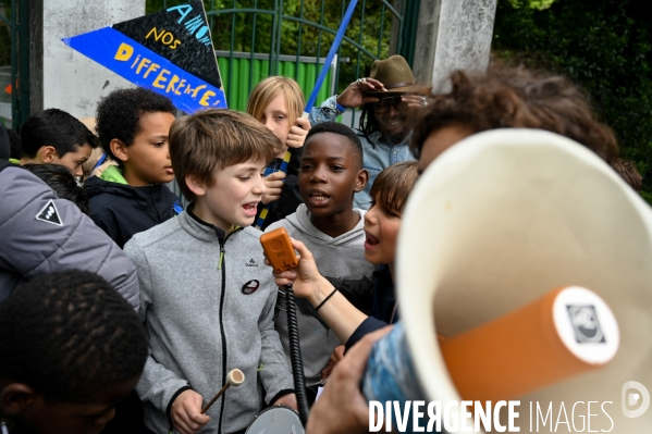 Ecole Julien Lacroix. Manifestation pour sauver la planète.