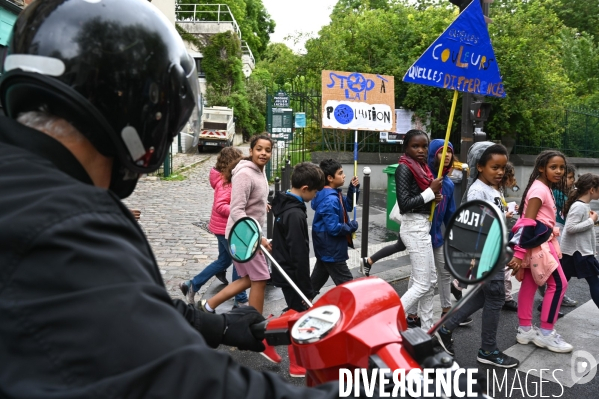 Ecole Julien Lacroix. Manifestation pour sauver la planète.