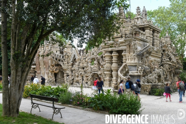 Le Palais idéal du facteur Cheval