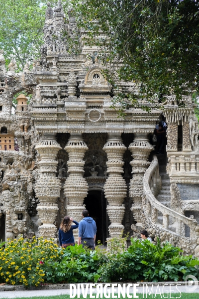 Le Palais idéal du facteur Cheval