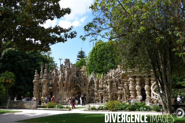 Le Palais idéal du facteur Cheval