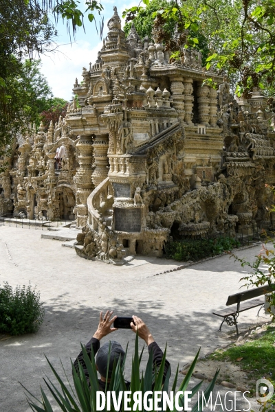 Le Palais idéal du facteur Cheval