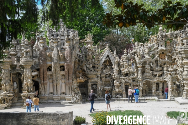 Le Palais idéal du facteur Cheval