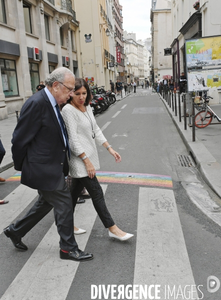 Anne Hidalgo honore la mémoire des militants des luttes LGBT