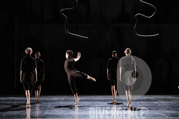 Boléro / Mats Ek / Ballet de l Opéra national de Paris