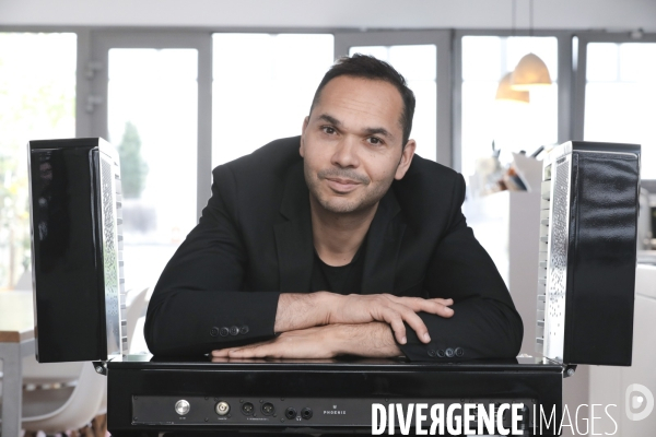 Chakib haboubi createur du piano numerique phoenix par Frédéric REGLAIN -  Photographie FR0863010 - Divergence images