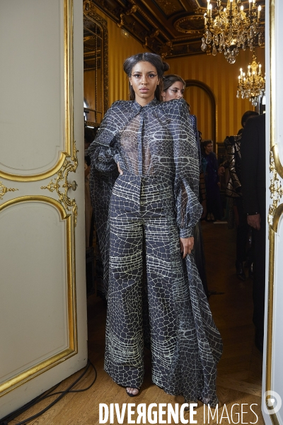 Defile Maison Armine Ohanyan Paris  couture Automne Hiver 2019-2020 « LET FLY »