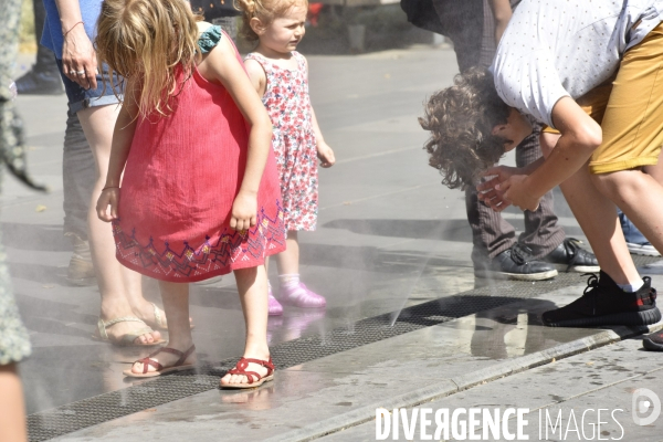 Eau de Paris. La mairie de Paris et l eau pendant la canicule.