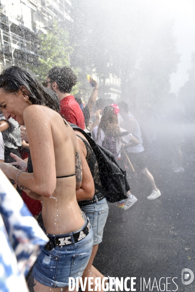 Eau de Paris. La mairie de Paris et l eau pendant la canicule.