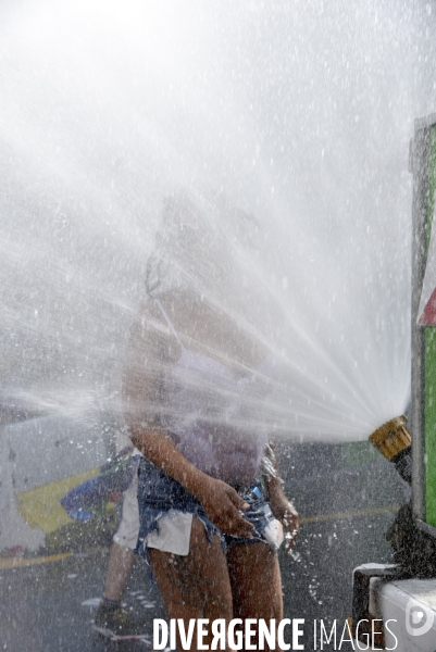 Eau de Paris. La mairie de Paris et l eau pendant la canicule.