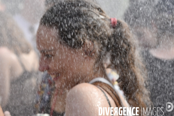 Eau de Paris. La mairie de Paris et l eau pendant la canicule.