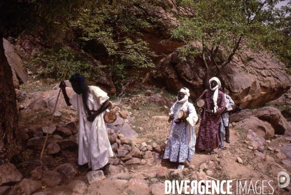 MALI : Univers secrets et sacrés du Pays DOGON.