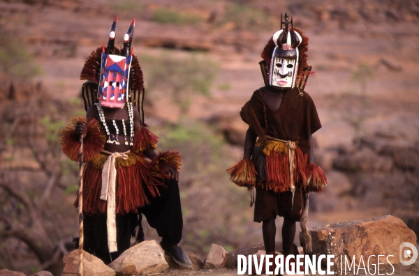 MALI : Univers secrets et sacrés du Pays DOGON.