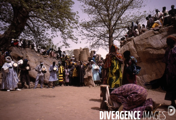 MALI : Univers secrets et sacrés du Pays DOGON.