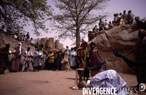 MALI : Univers secrets et sacrés du Pays DOGON.