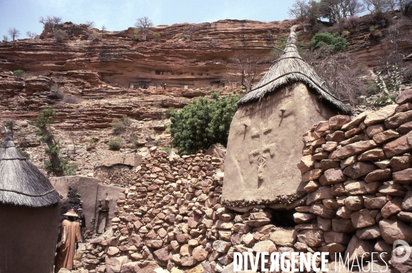MALI : Univers secrets et sacrés du Pays DOGON.