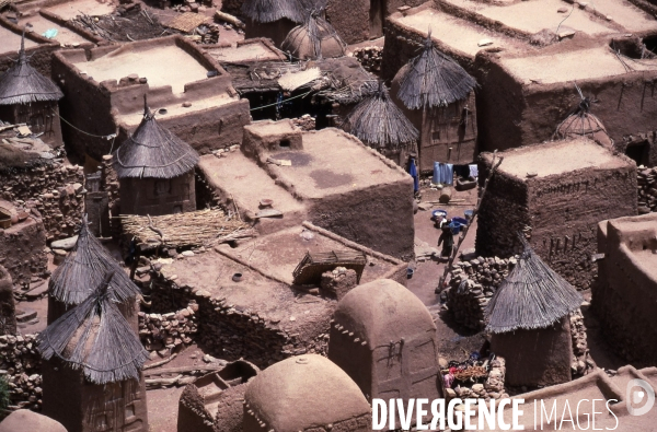 MALI : Univers secrets et sacrés du Pays DOGON.