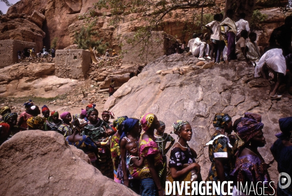 MALI : Univers secrets et sacrés du Pays DOGON.