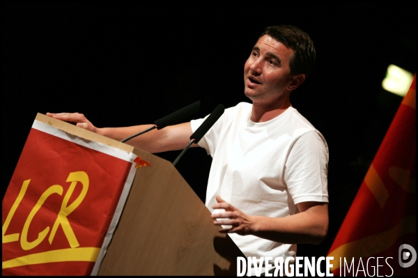 Olivier besancenot candidat lcr a l election presidentielle de 2007 en france .