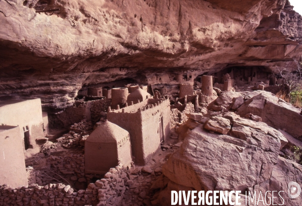 MALI : Univers secrets et sacrés du Pays DOGON.