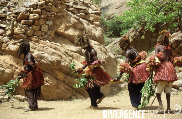 MALI : Univers secrets et sacrés du Pays DOGON.