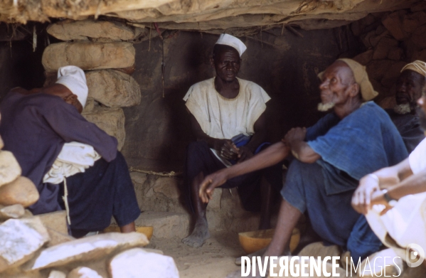 MALI : Univers secrets et sacrés du Pays DOGON.