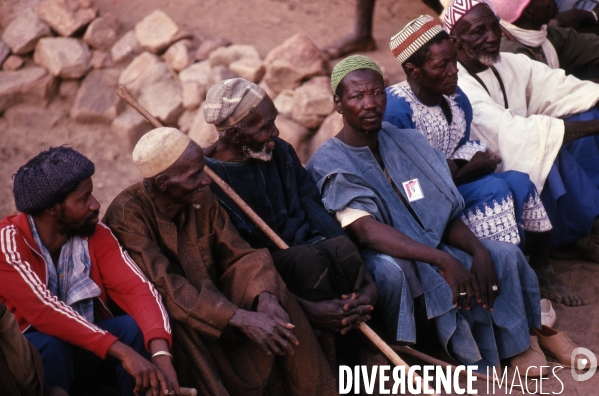 MALI : Univers secrets et sacrés du Pays DOGON.