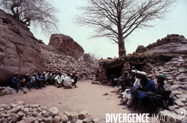 MALI : Univers secrets et sacrés du Pays DOGON.