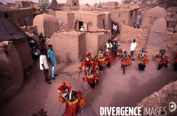 MALI : Univers secrets et sacrés du Pays DOGON.