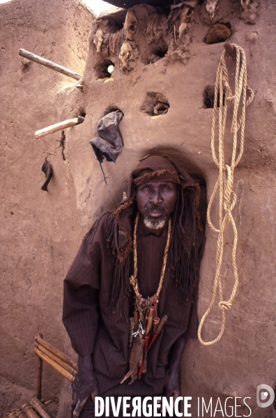 MALI : Univers secrets et sacrés du Pays DOGON.