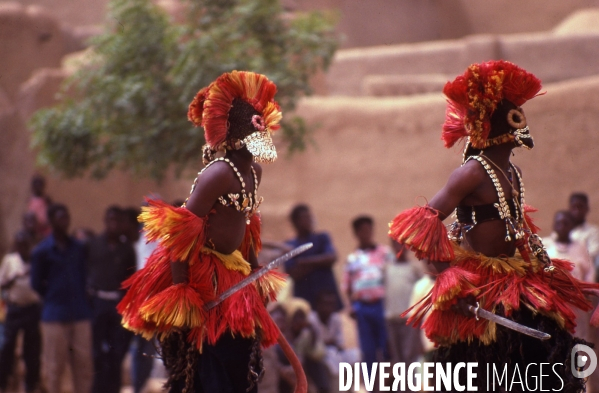 MALI : Univers secrets et sacrés du Pays DOGON.