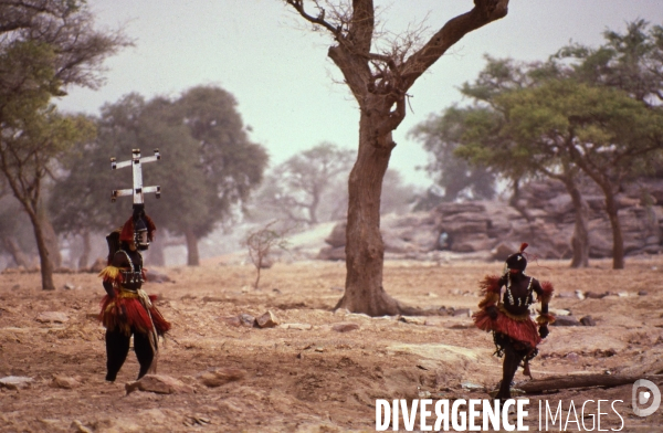 MALI : Univers secrets et sacrés du Pays DOGON.