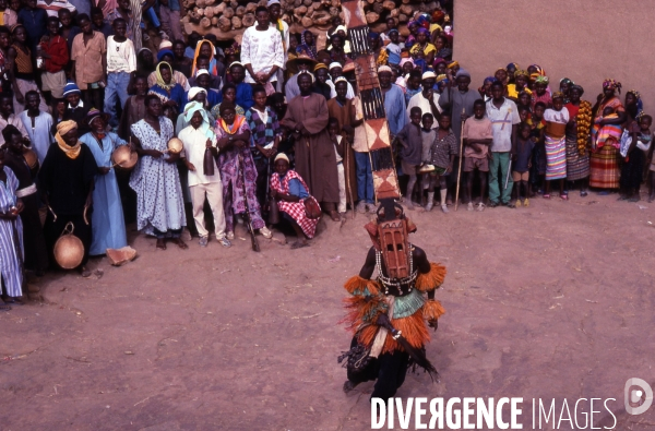 MALI : Univers secrets et sacrés du Pays DOGON.