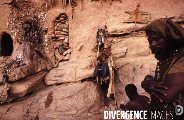 MALI : Univers secrets et sacrés du Pays DOGON.