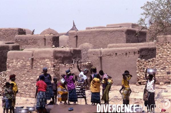 MALI : Univers secrets et sacrés du Pays DOGON.