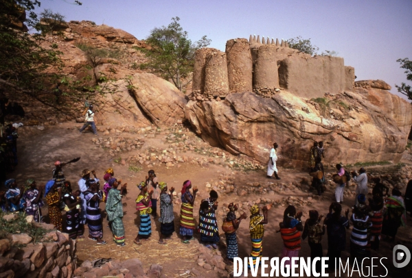 MALI : Univers secrets et sacrés du Pays DOGON.