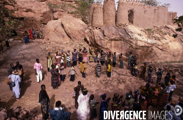 MALI : Univers secrets et sacrés du Pays DOGON.