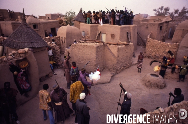 MALI : Univers secrets et sacrés du Pays DOGON.
