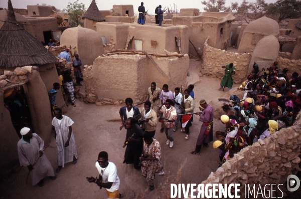 MALI : Univers secrets et sacrés du Pays DOGON.