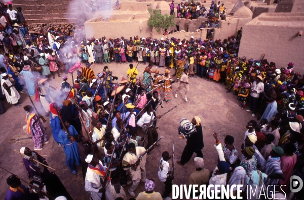 MALI : Univers secrets et sacrés du Pays DOGON.